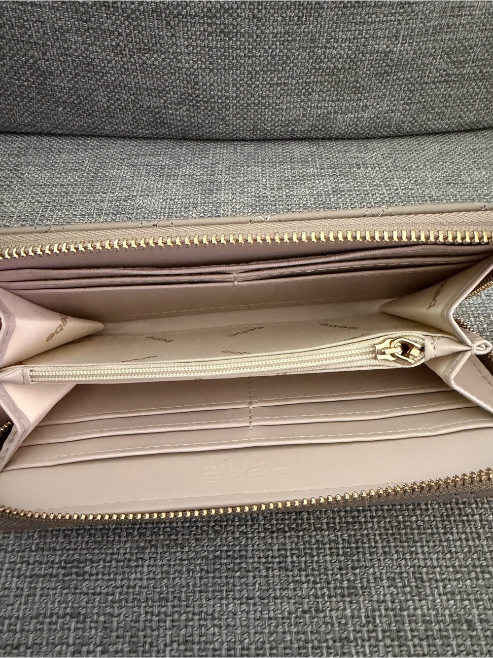 bebe Jessica Zip Wristlet Wallet in Taupe with Card Holder & Keyring Brand New - Picture 3 of 5